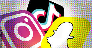 Trois icônes des applications ( de gauche à droite) Instagram, Tiktok, Snapchat à côté d'un l'un l'autre.